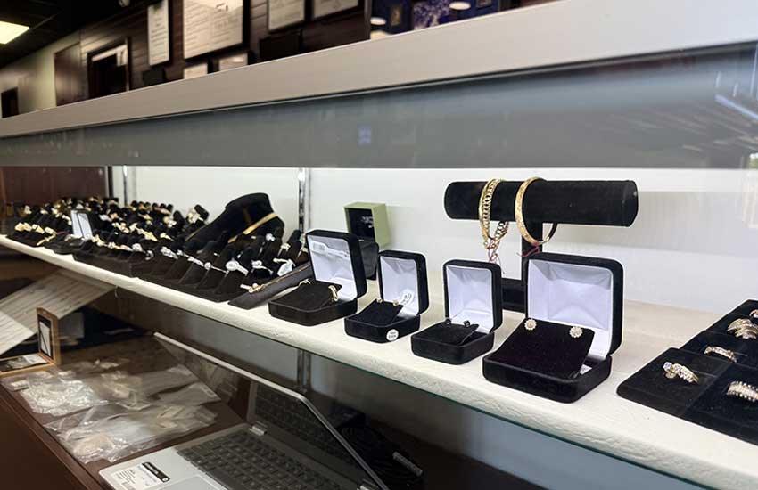 Gold and diamond jewelry at Twin Cities Gun & Pawn